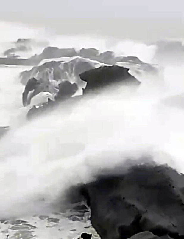 颱風海葵暴風圈3日中午已觸及台東縣,綠島和東海岸風強雨大。(民眾提供)中央社記者盧太城台東傳真 112年9月3日