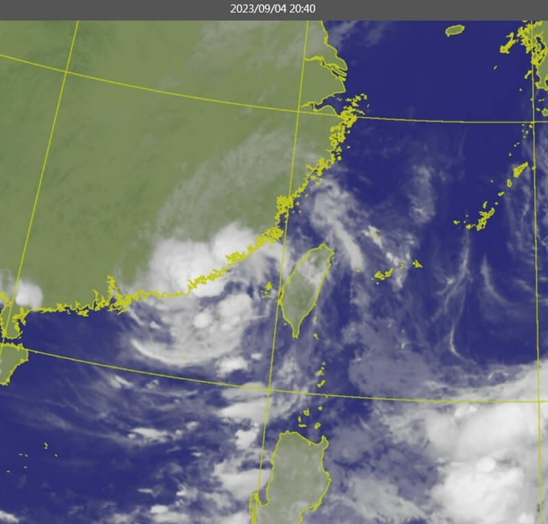 中央氣象局4日晚間表示，海葵的暴風圈已經脫離台灣本島。圖為4日晚間8時40分衛星雲圖。（圖取自中央氣象局網頁cwb.gov.tw）