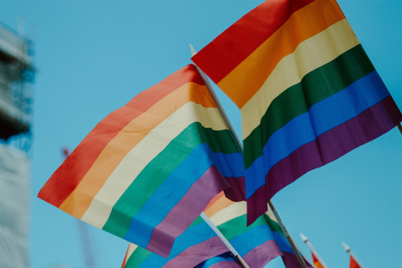 香港終審法院裁定，政府應承認包括「民事結合」等同性伴侶關係。（示意圖／圖取自Unsplash圖庫）