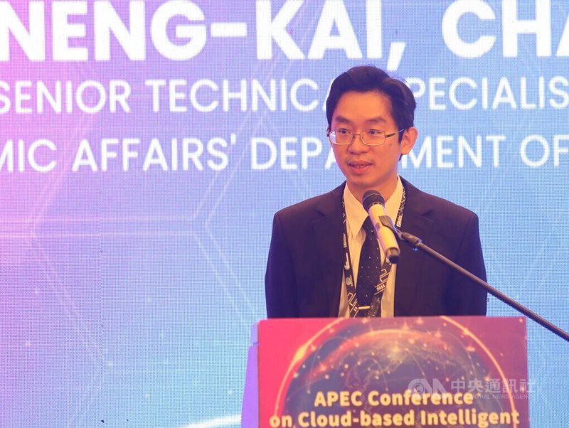 APEC智慧製造政策推動國際論壇11日開幕,經濟部技術處簡任技正張能凱(圖)表示,製造技術能夠以雲端運算服務形式,應用在各種設備業、製造業及物流產業。中央社記者黃自強吉隆坡攝 112年9月11日