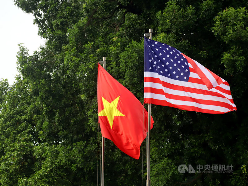 越南與美國10日確定將雙邊關係升級為全面戰略夥伴，與越中、越俄關係同級。未來越美雙方將在經貿、科技上加強合作。中央社記者陳家倫河內攝  112年9月11日