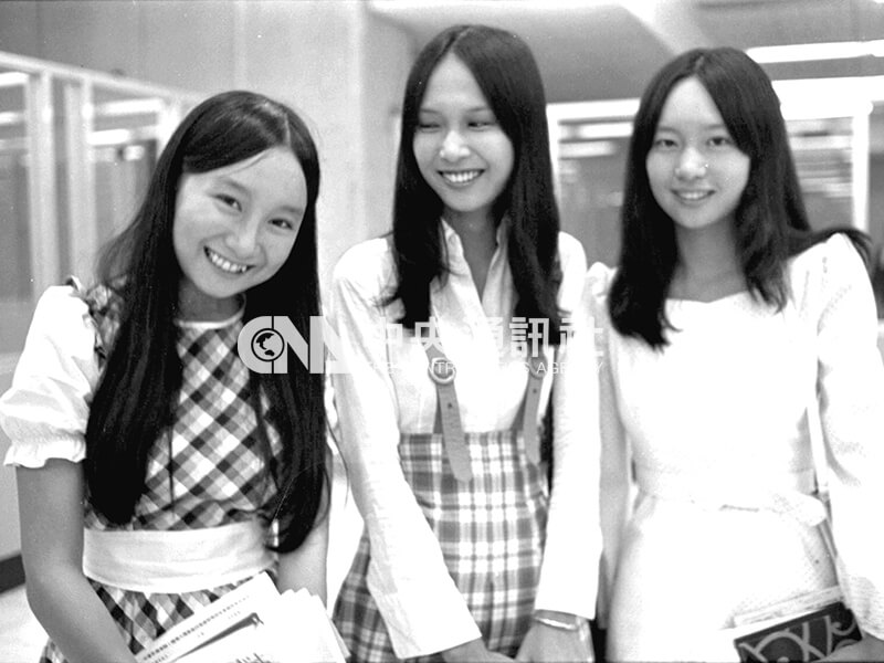 旅日華僑女星陳美齡（左）和兩個姊妹陳依齡（中）、陳曦齡（右）利用假期結伴來台。（中央社檔案照片）