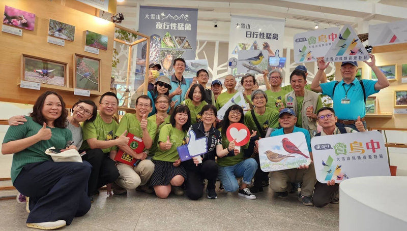 「來吧！賞鳥中－大雪山鳥類資源特展」即日起在東勢林業文化園區禮堂展出，盼透過展覽帶領民眾認識在大雪山區域出沒的多種台灣特有種鳥類，以及時常出現在生活周遭的常見鳥種與猛禽。（林業及自然保育署台中分署提供）中央社記者趙麗妍傳真 112年9月13日