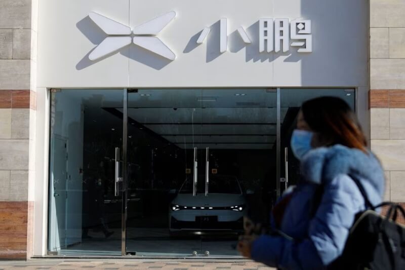 圖為中國電動車公司小鵬在北京的門市。（路透社）