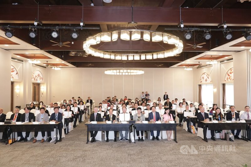 台灣聯合大學系統18日與馬來西亞的34所華文獨立中學簽署學術交流合作協議。中央社記者黃自強吉隆坡攝 112年9月18日