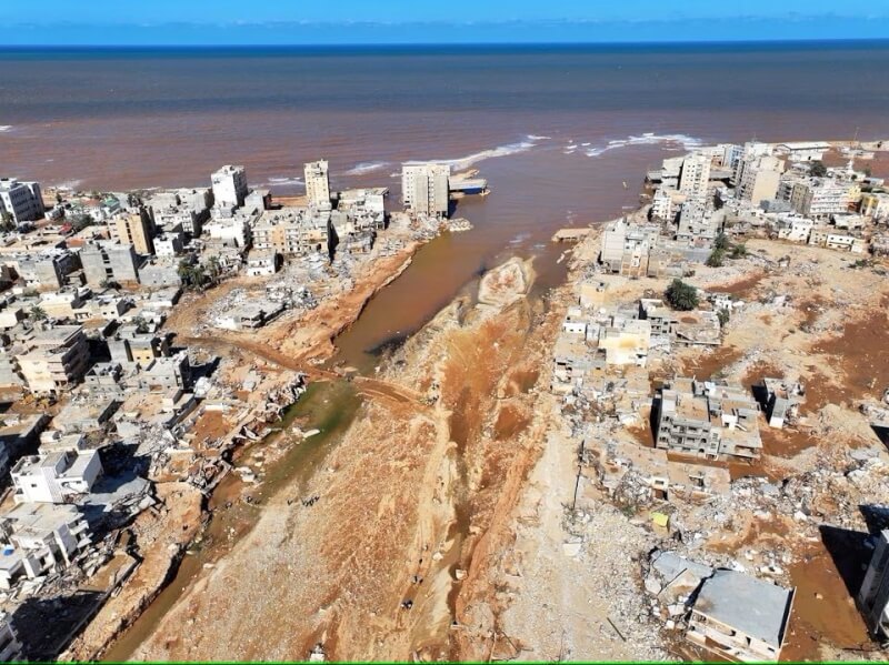 利比亞東部德納市一週前遭遇洪水，估計有成千上萬人喪命。（路透社）