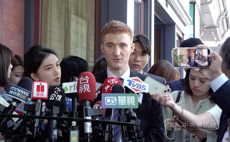 國民黨總統參選人侯友宜19日到美國智庫傳統基金會座談,傳統基金會亞洲研究中心研究員孔明尚說,雙方有實質的對話。中央社記者劉冠廷攝 112年9月20日