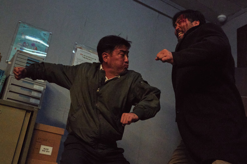 韓劇「MOVING異能」20日迎來大結局，一二代異能者在校園對抗來自北韓的朝鮮異能者，展開熱血亂鬥。（Disney+提供）中央社記者葉冠吟傳真 112年9月21日