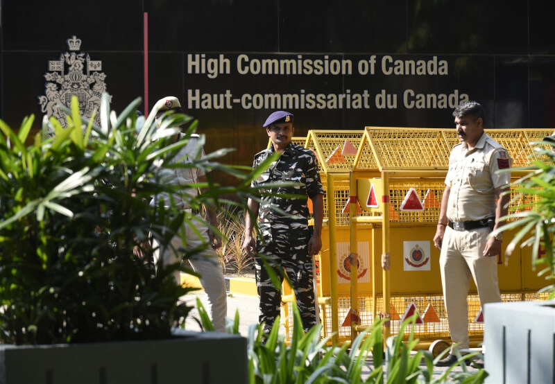 印度警方19日在新德里的加拿大使館周邊加強警戒。（安納杜魯新聞社）