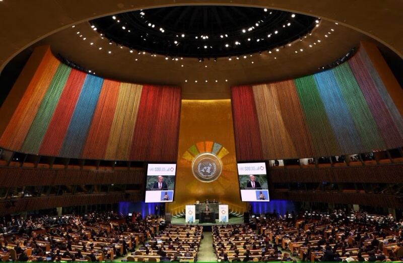 聯合國大會本週召開，位於美國紐約的總部用明亮顏色裝飾。（路透社）