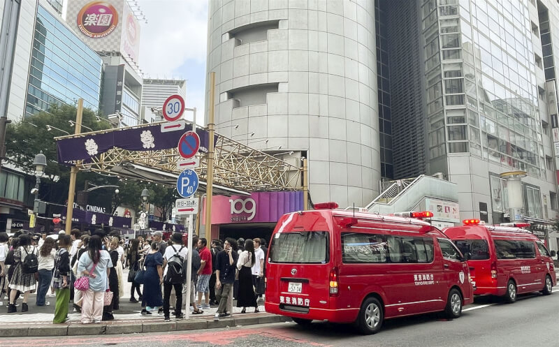 日本東京都澀谷區知名地標「澀谷109」（SHIBUYA109）百貨，16日疑因地下樓層配電盤引發火災。（共同社）