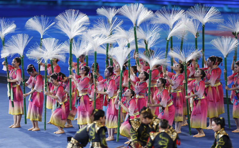杭州亞運23日晚間進行開幕式，上篇為「國風之潮」。（共同社）