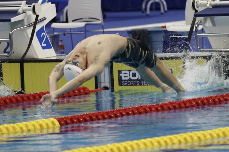 杭州亞運男子游泳100公尺仰式決賽24日晚間登場，台灣好手莊沐倫以54秒88、排名第7作收。（中華奧會提供）中央社記者楊啟芳傳真  112年9月24日