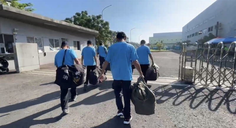 屏東科技產業園區明揚國際科技股份有限公司廠房爆炸意外,搜救行動25日進入第4天,尚有1名員工失聯,上午有多名義消主動投入搜救工作。(民眾提供)中央社記者李卉婷傳真 112年9月25日