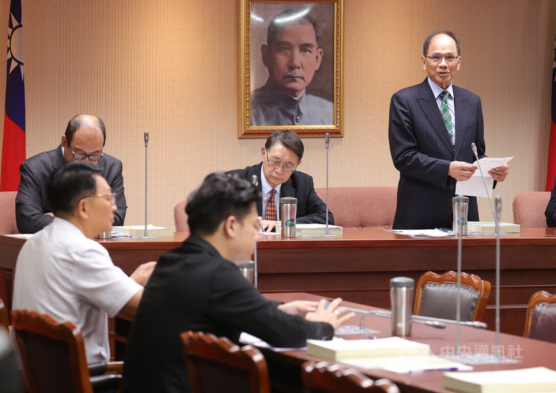 立法院國會擴建規劃暨監督委員會第1次全體委員會議27日下午舉行，由立法院長游錫堃（後右）主持。中央社記者謝佳璋攝  112年9月27日