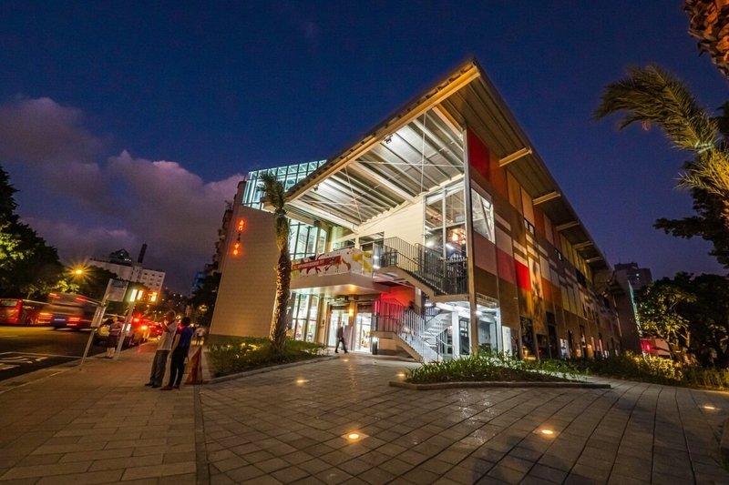 台北市市場處表示,南門市場新大樓已興建完成,南門中繼市場將營業至29日,當天舉辦暫別感恩活動,民眾可用9折買到新市場購物金禮券。圖為南門中繼市場。(市場處提供)中央社記者劉建邦傳真 112年9月28日
