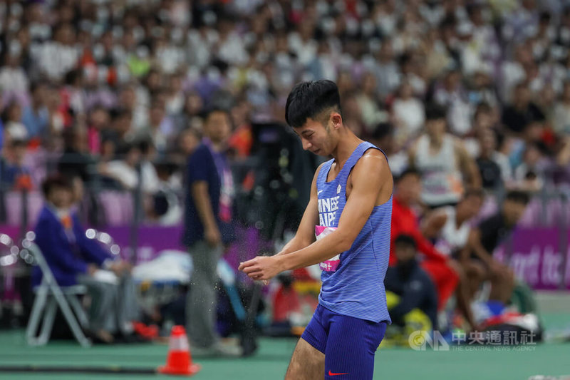 已取得巴黎奧運參賽門票的台灣男子跳遠好手林昱堂1日晚間在杭州亞運決賽亮相，最終以7公尺91排在第5名。中央社記者裴禛攝  112年10月1日