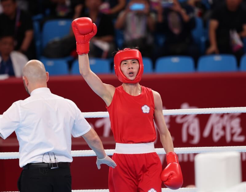 台灣拳擊女將林郁婷5日將在杭州亞運女子57公斤級金牌戰上陣，朝女子隊史首金邁進。圖為林郁婷1日出賽情形。（中華奧會提供）