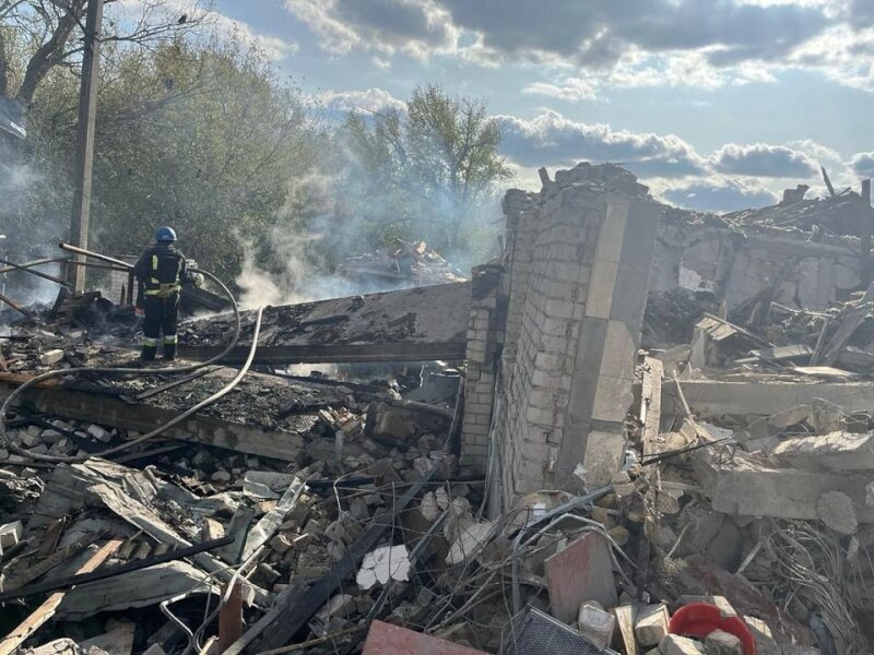 俄羅斯軍隊攻擊烏克蘭東部哈爾科夫州一間雜貨店，造成至少48人死亡。（Oleg Syniehubov via Telegram/Handout via ｘ路透社 ）