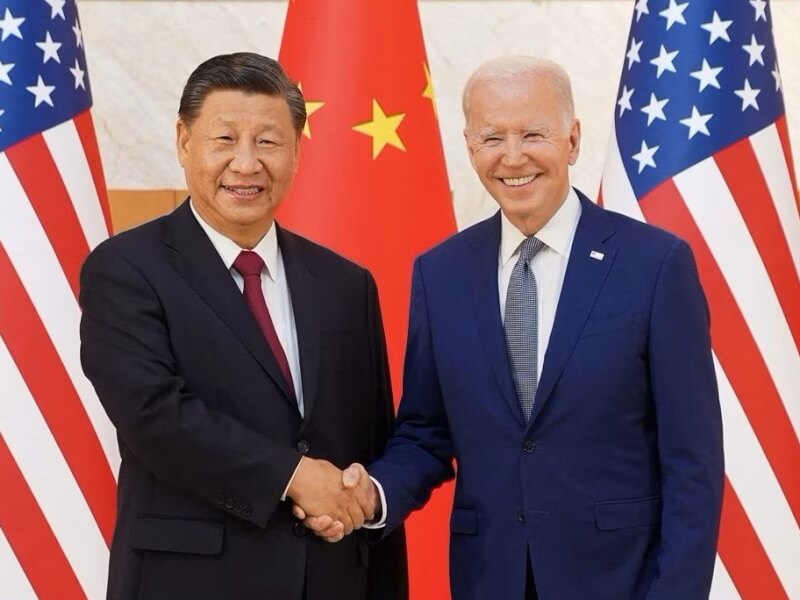 美國總統拜登（右）與中國國家主席習近平（左）。圖為2022年2人在G20領袖峰會會面。（路透社）