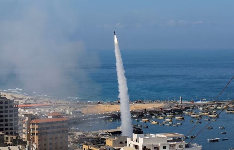 哈瑪斯7日對以色列發射火箭，造成逾20人死亡。（路透社）