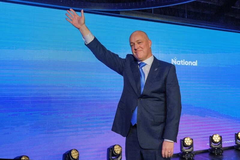 紐西蘭14日舉行國會大選，現任總理希金斯承認敗選，國家黨黨魁盧克森（圖）可望成為新總理。（路透社）
