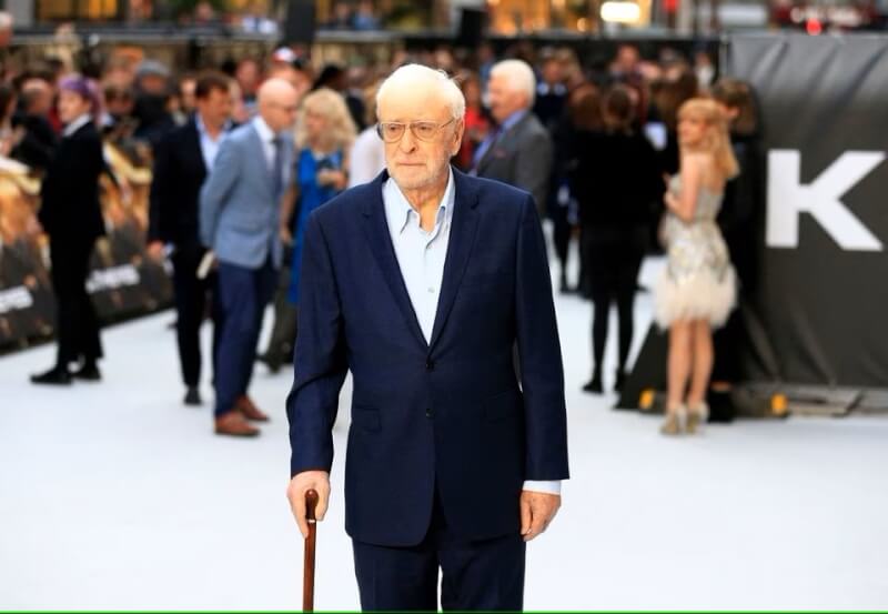 90歲英國老牌男星米高肯恩14日宣布引退演藝圈。（路透社）