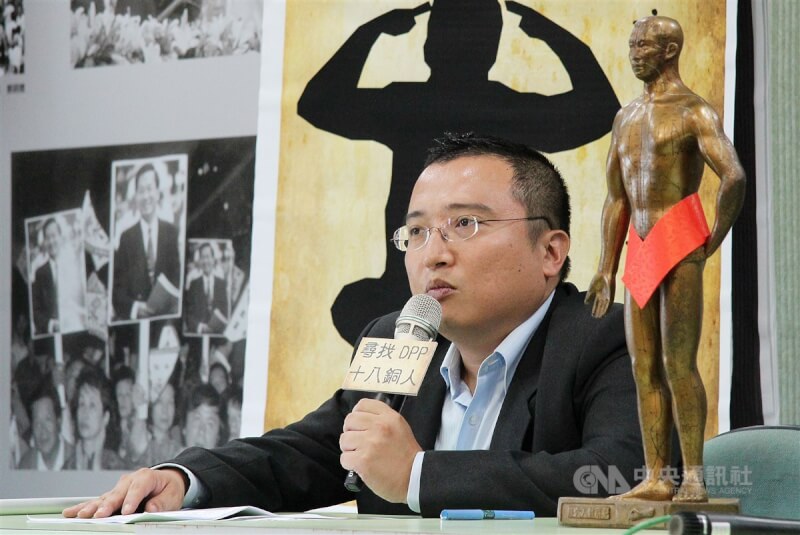 民眾黨派民進黨籍的周榆修（圖）擔任藍白合與談代表。（中央社檔案照片）