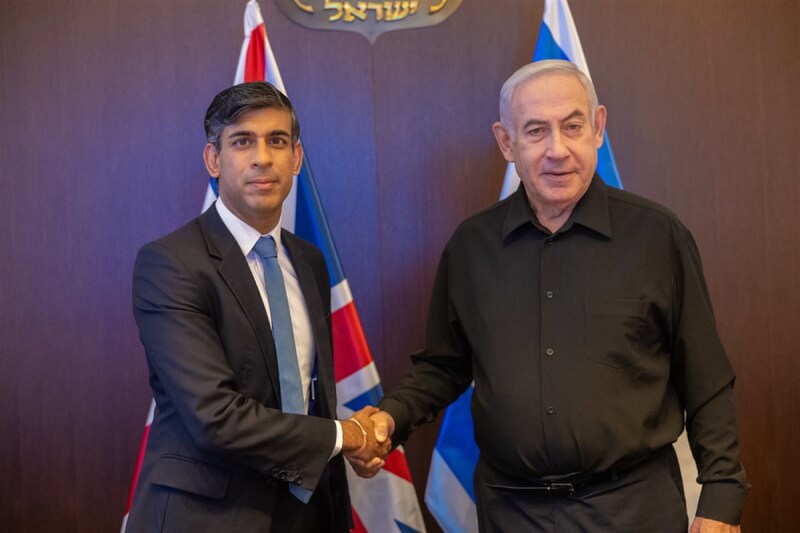 英國首相蘇納克（左）19日在以色列與總理尼坦雅胡（右）會晤，同意以色列「有責任」在遭遇恐怖攻擊後重建國家安全。（英國首相府提供）中央社記者陳韻聿倫敦傳真 112年10月19日