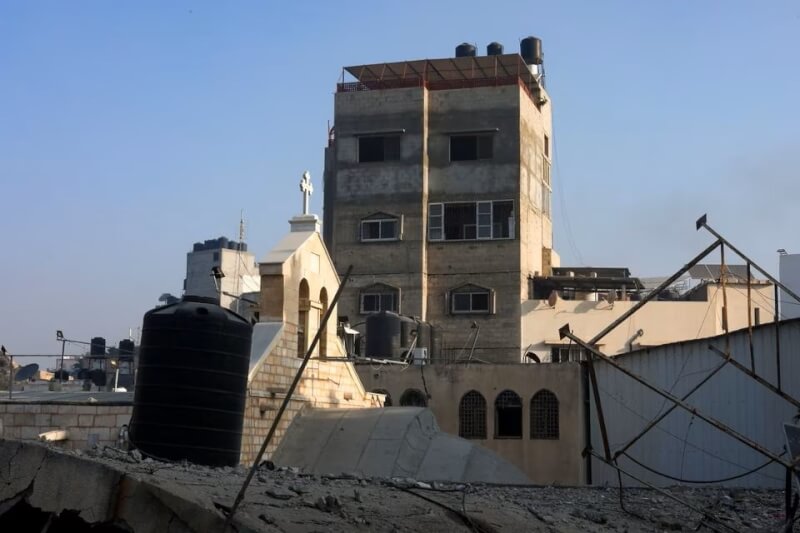 圖為加薩一座被空襲破壞的建築物。（路透社）