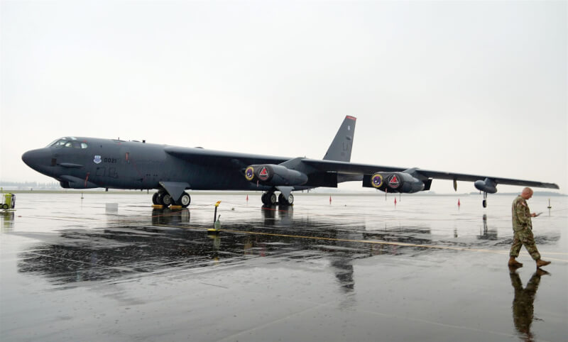 圖為美日韓軍演使用的B-52戰略轟炸機。（共同社）