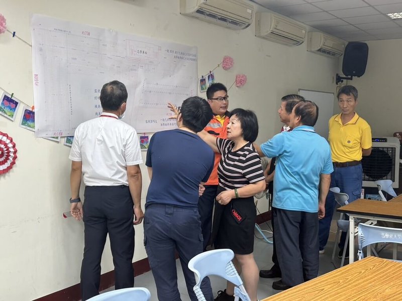 位於花蓮的台鐵志學火車站前廣場免費提供民眾臨停空間，雖有劃設停車格，但連假期間停車需求大，停車空間無法負荷、衍生停車亂象；經民意代表協調後，台鐵已同意增設停車空間，讓汽、機車分流停放。（東華大學提供）中央社記者張祈傳真  112年11月1日