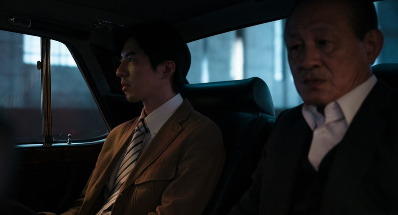 電影「老狐狸」24日將正式在台上映,演員傅孟柏(左)在片中也有客串演出,他1日透露,當時原本只是想探班,卻被導演蕭雅全找去客串。(華映娛樂提供)中央社記者王心妤傳真 112年11月1日