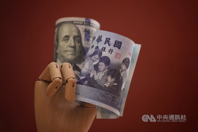 台北外匯市場新台幣兌美元2日收盤收32.361元，強升1.23角。（中央社檔案照片）