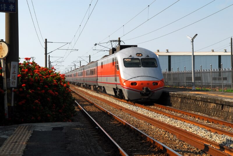 圖為台鐵一列自強號列車。（圖取自維基百科共享資源，作者：SElefant，CC BY-SA 3.0）