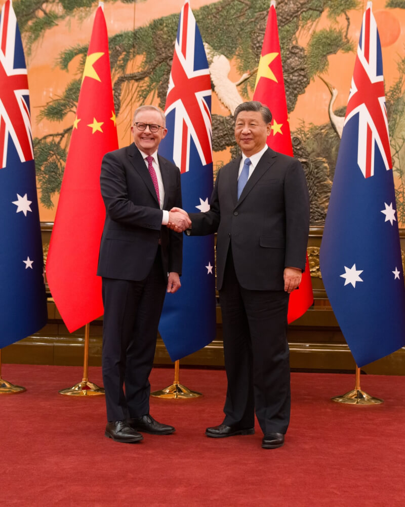 中國國家主席習近平（右）6日在北京會見澳洲總理艾班尼斯（左）。（圖取自twitter.com/AlboMP）