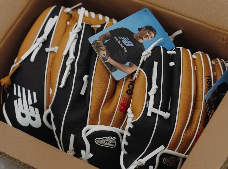 MLB球星大谷翔平去年捐贈約6萬個棒球手套給日本小學，盼讓日本孩童享受棒球樂趣。（圖取自instagram.com/shoheiohtani）