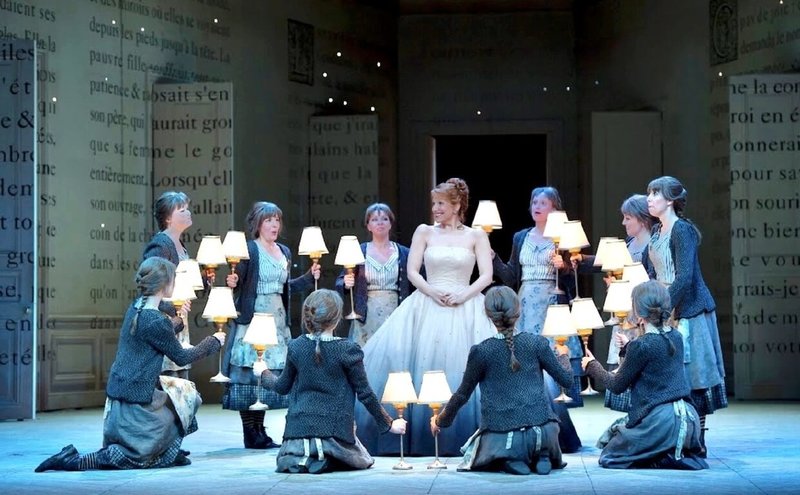 台中國家歌劇院引進法國作曲家馬斯內（Jules Massenet）歌劇「灰姑娘（Cendrillon）」，12月將在台灣首演，該版本場面充滿童話華麗感。（台中國家歌劇院提供）中央社記者趙靜瑜傳真  112年11月10日