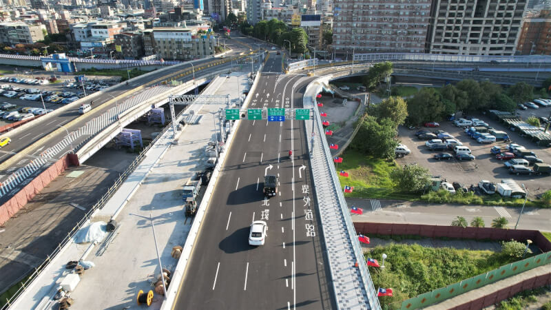 中正橋第1-1階段改道開放行駛動線（新北端現況）。（圖取自台北市新工處網頁nco.gov.taipei）