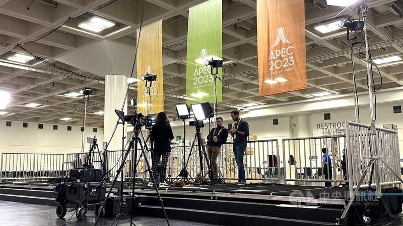 APEC會議將有超過2000名媒體人員到舊金山採訪，會場「摩斯康尼中心」的國際媒體中心設有付費媒體拍攝區。中央社記者張欣瑜舊金山攝  112年11月13日