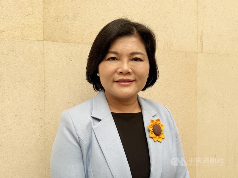 無黨籍雲林縣議員陳俊龍15日宣布參選雲林縣第1選區立委,形成4腳督局勢。國民黨籍雲林縣長張麗善(圖)呼籲選民集中選票支持國民黨立委參選人丁學忠。中央社記者姜宜菁攝 112年11月15日