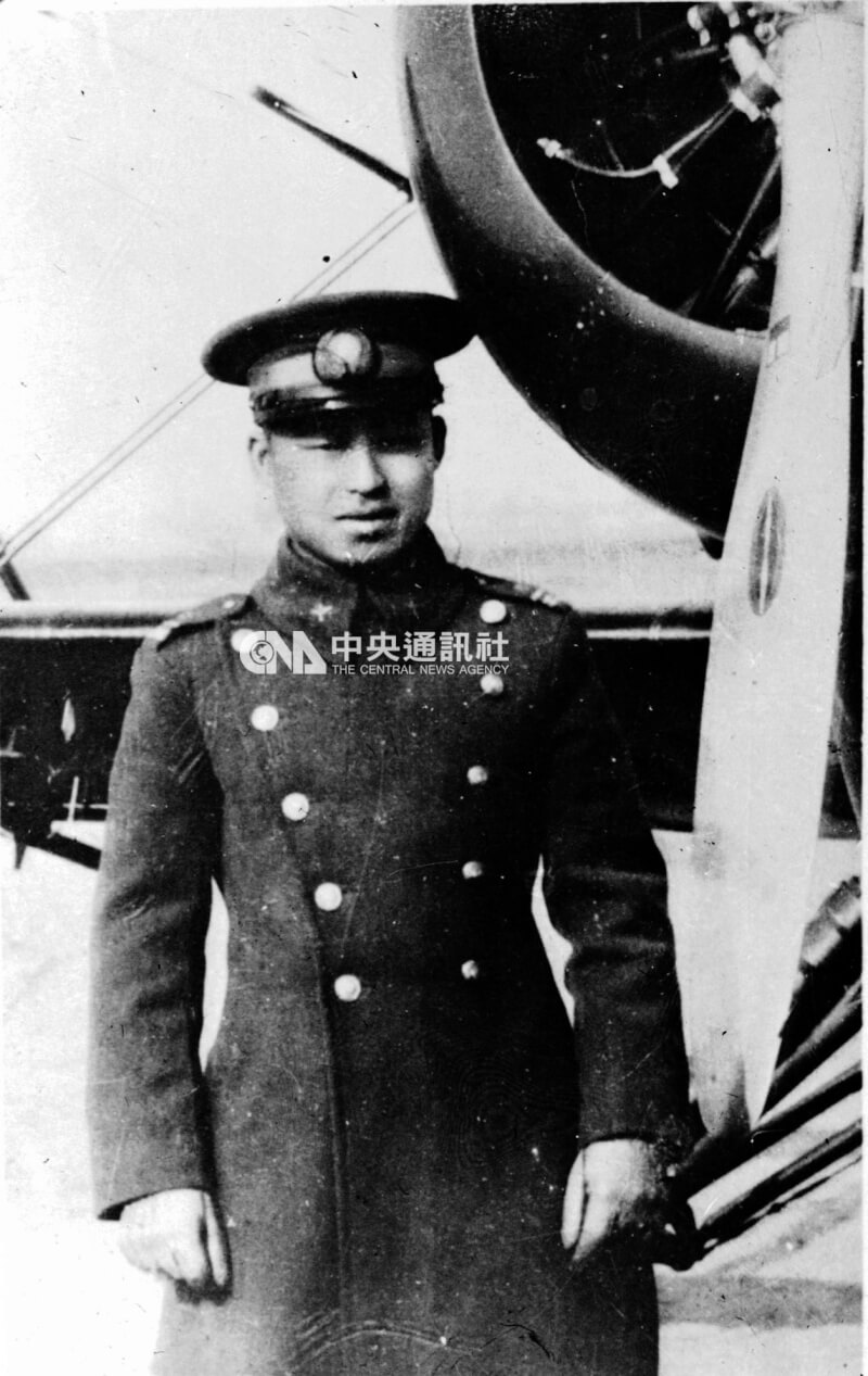 空军「八一四」空战英雄高志航于周家口机场遇难，年仅30岁。（中央社档案照片）