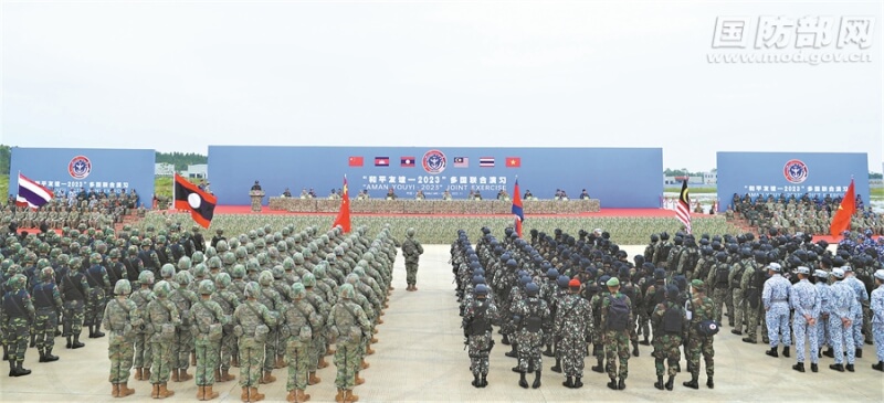 中國與東協多國13日在廣東展開「和平友誼-2023」聯合軍演，官兵列隊。（圖取自中共國防部網頁mod.gov.cn）