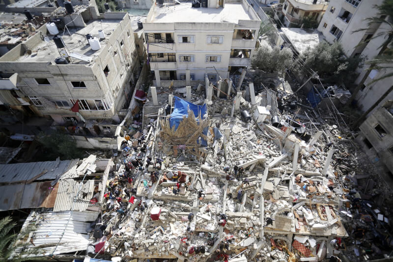 20日加薩走廊被以色列空襲後，建築物毀損。（安納杜魯新聞社）