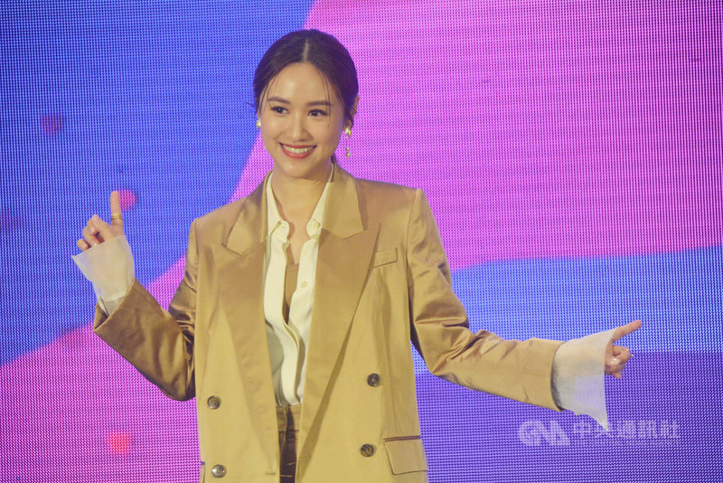 2023新北歡樂耶誕城巨星演唱會將在12月9日、10日兩天登場,並邀請金鐘主持人吳姍儒(圖)接下主持重任,她24日出席記者會,坦言心情既緊張又害怕。中央社記者黃旭昇新北攝 112年11月24日