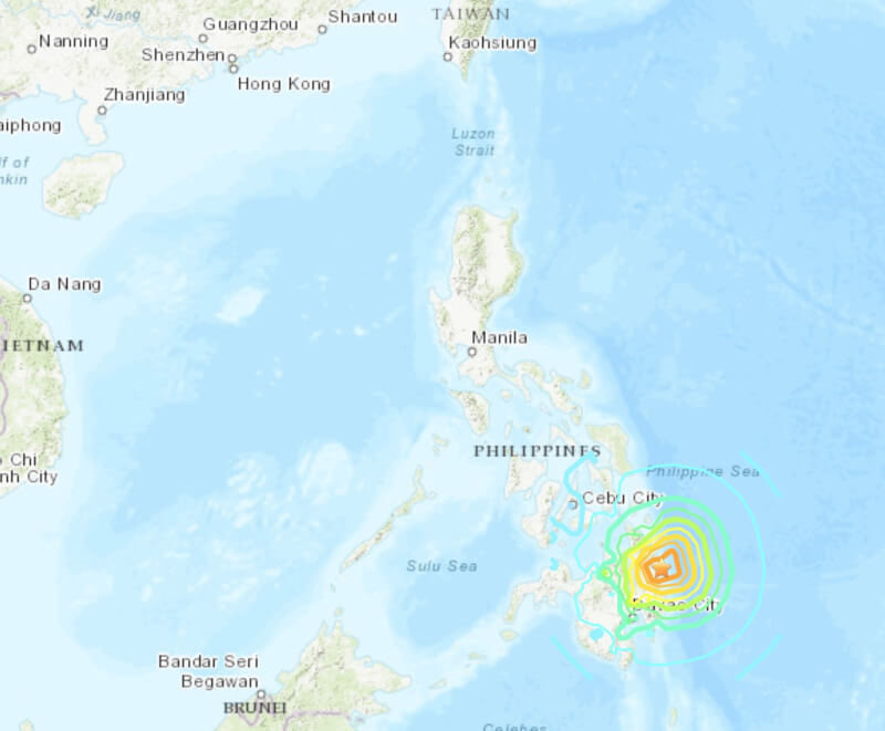 菲律賓南部2日發生規模7.6強震，震央在南蘇瑞高省希納特萬東北方約21公里（星號處）。（圖取自美國地質研究所網頁earthquake.usgs.gov）