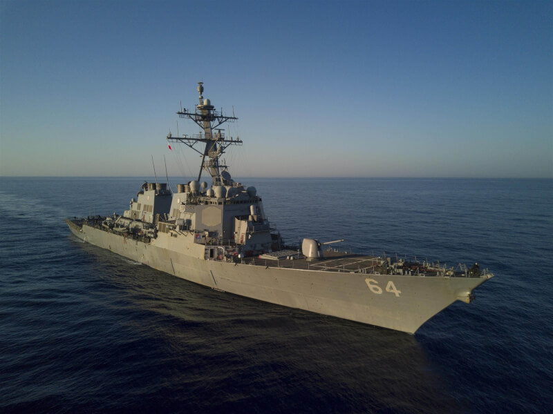 美國軍艦卡尼號（圖）和多艘商船3日在紅海遇襲。（圖取自美國海軍網頁navy.mil）