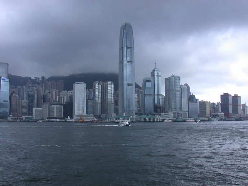 國際評級機構穆迪調降香港的評級展望至「負面」。（圖取自Pixabay圖庫）