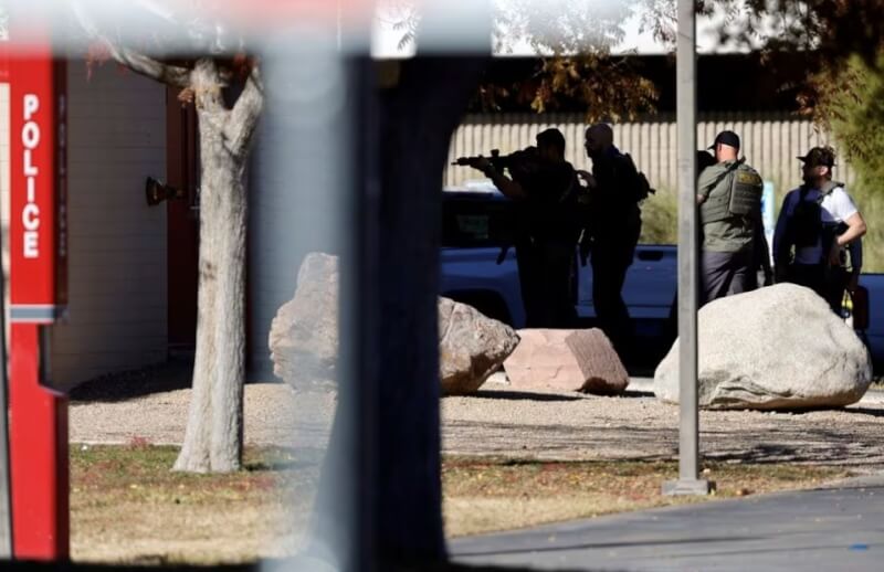 美國內華達大學拉斯維加斯分校6日爆發校園槍擊，警方抵達現場。（ Steve Marcus/Las Vegas Sun via 路透社）