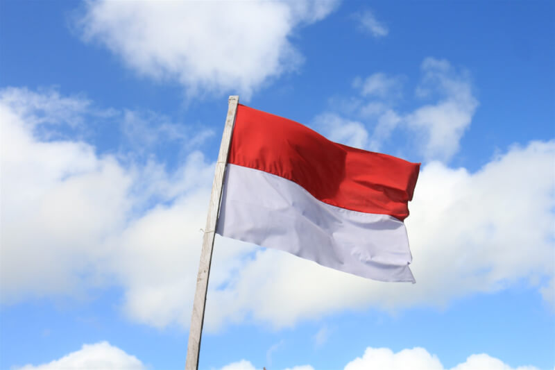 圖為印尼國旗。（圖取自Unsplash圖庫）